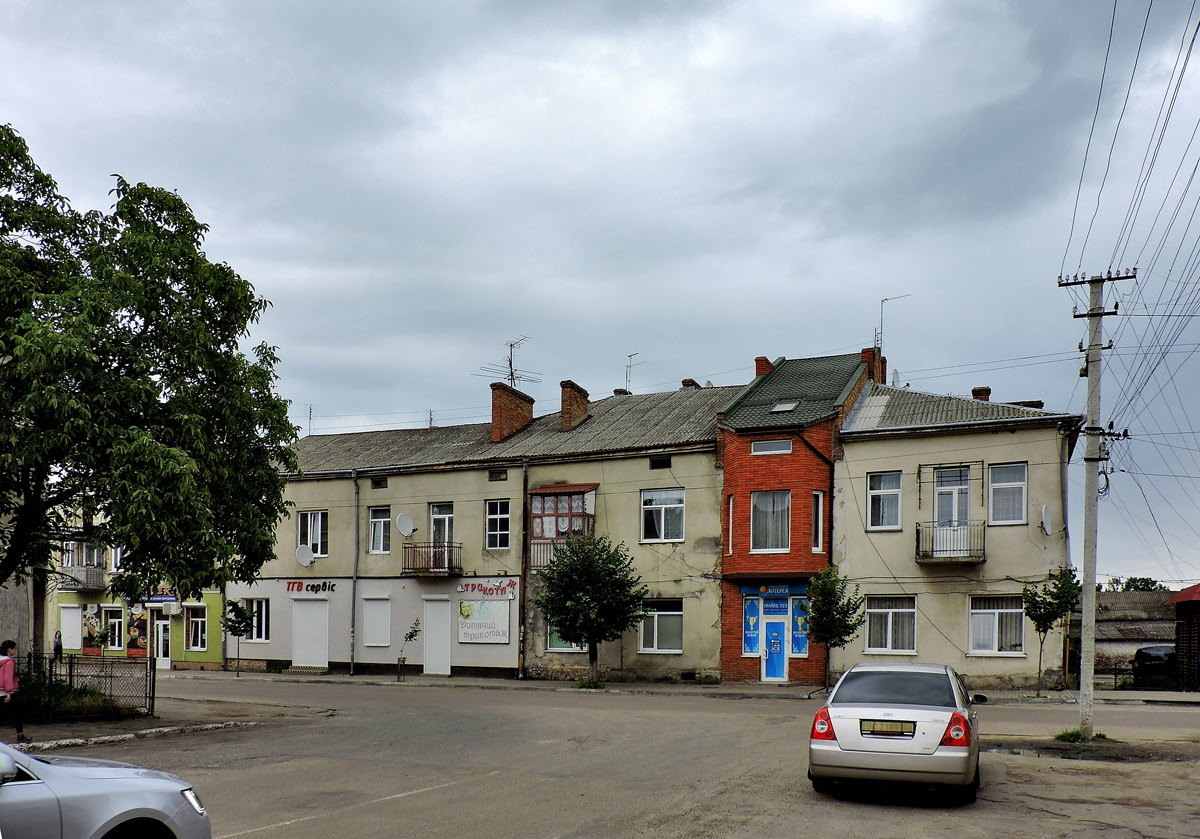 Каменка-Бугская, Улица Независимости, 46; Улица Независимости, 48-50