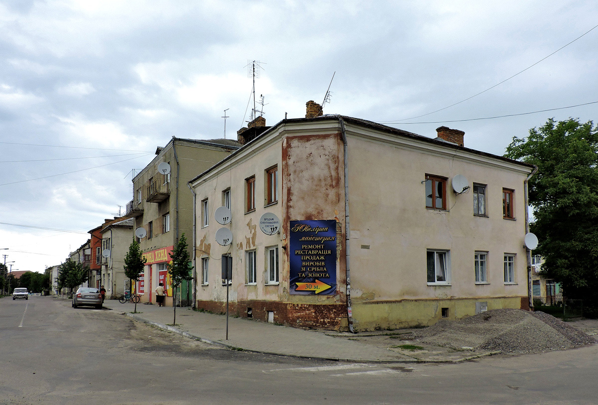 Каменка-Бугская, Улица Независимости, 42