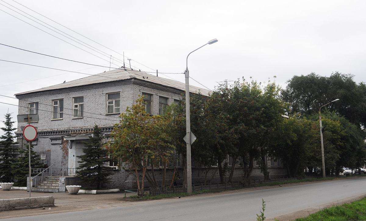 Омск, Улица Олега Кошевого, 30 / Революционная улица, 9