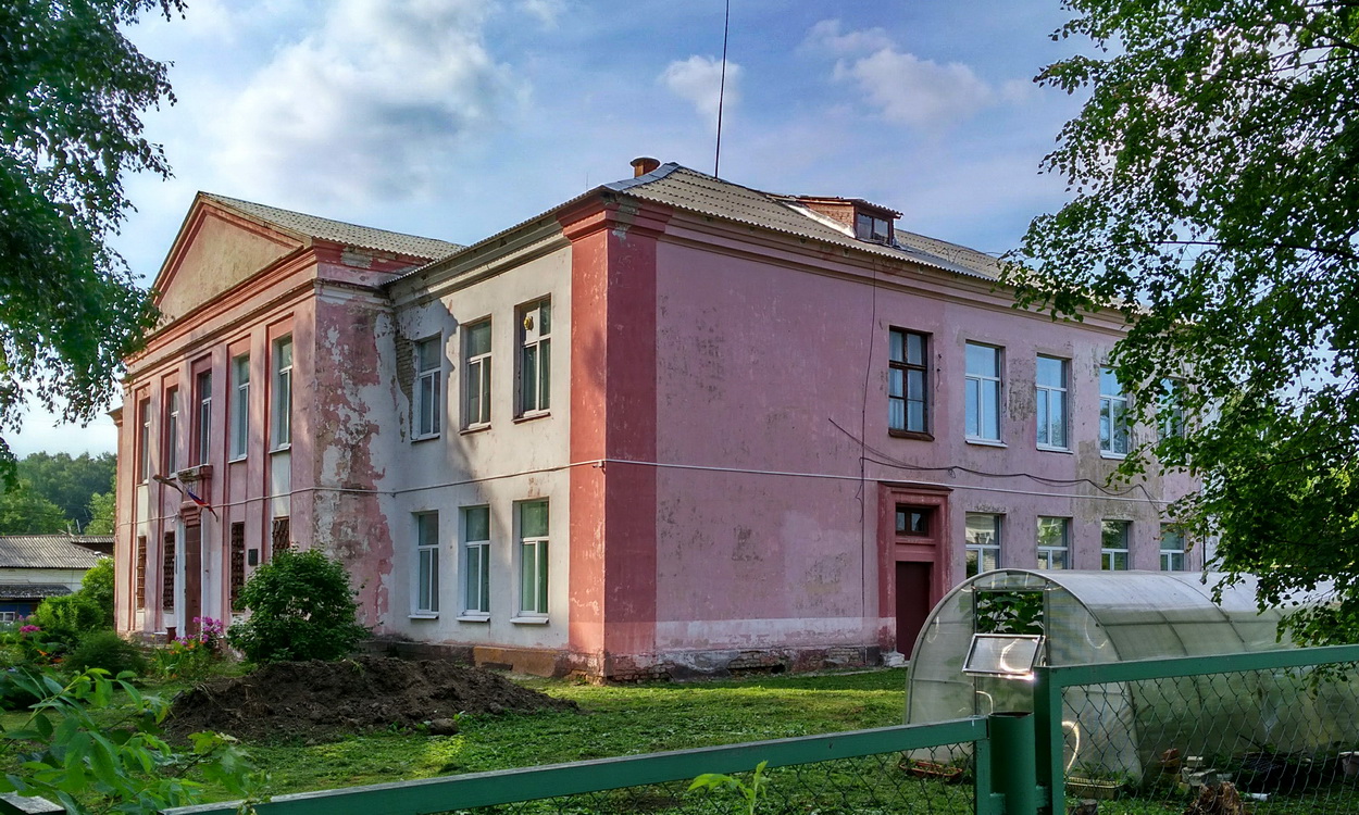 Ярославский район, прочие н.п., д. Карабиха, Школьная улица, 1А
