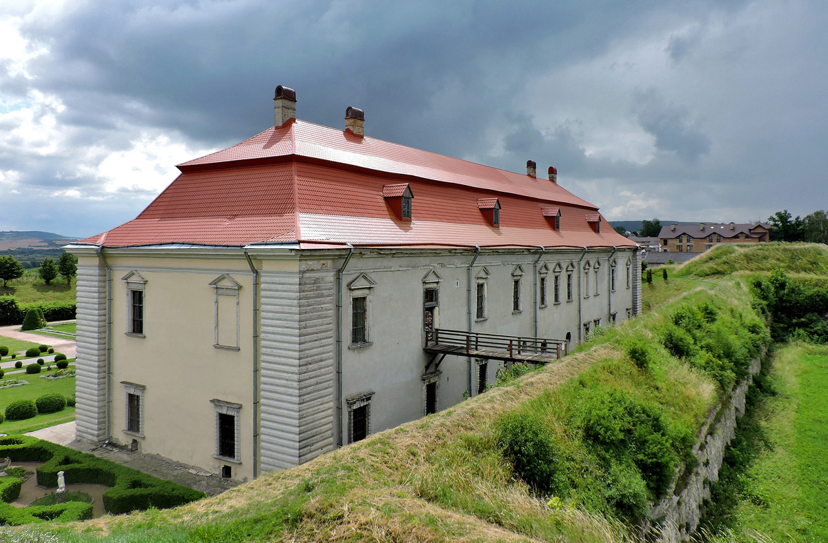 Золочев, Тернопольская улица, 4