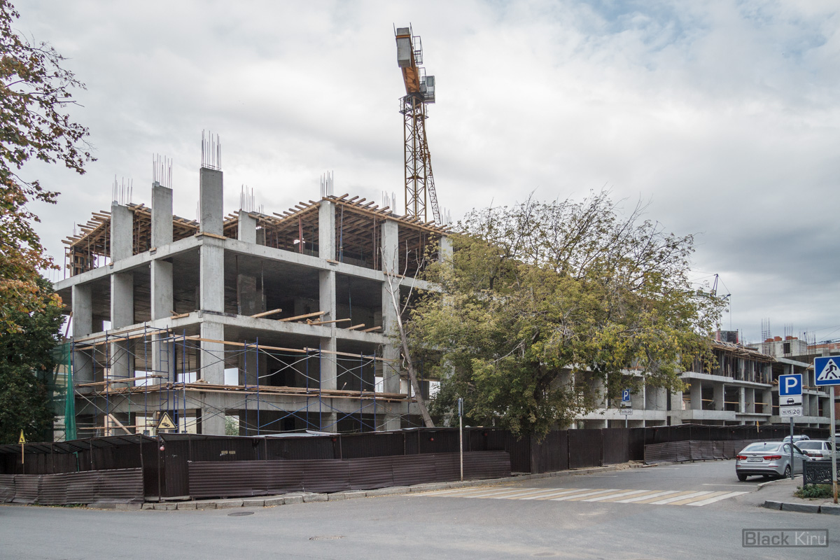 Kazań, Улица Николая Столбова, 1 / Улица Галиаскара Камала, 3