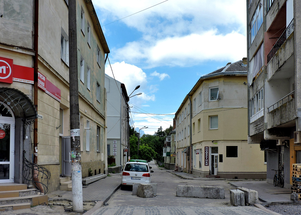 Золочев, Улица Маркияна Шашкевича, 2; Улица Ивана Мазепы, 2. Золочев — Панорамы