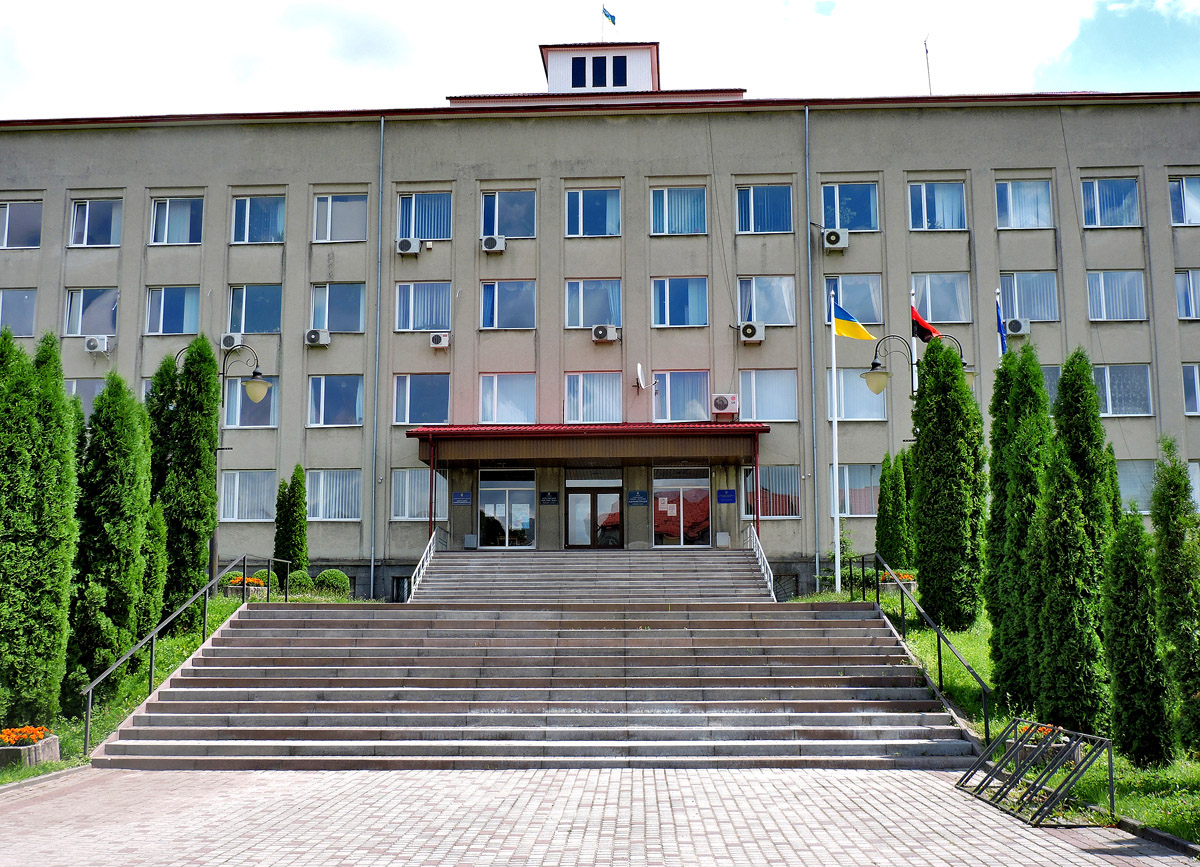 Золочев, Улица Черновола, 3