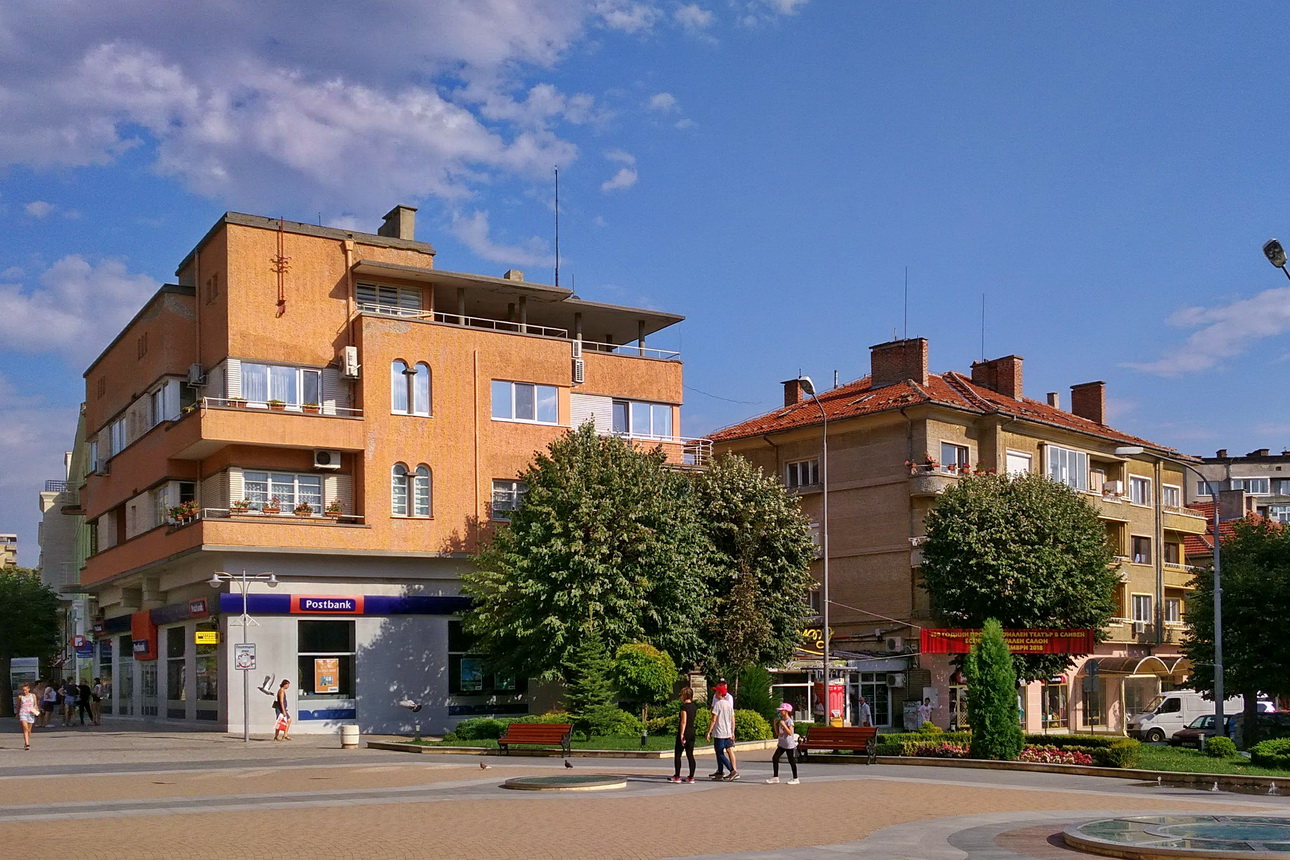 Сливен, Булевард Хаджи Димитър, 1; Булевард Хаджи Димитър, 3