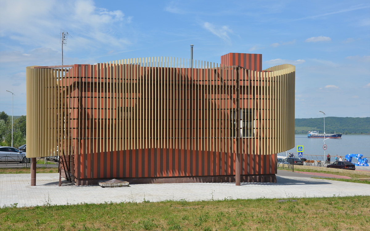 Красный Ключ, Набережная улица