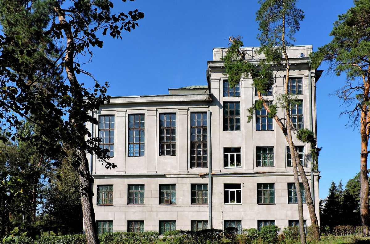 Малая Даниловка, Академическая улица, 1