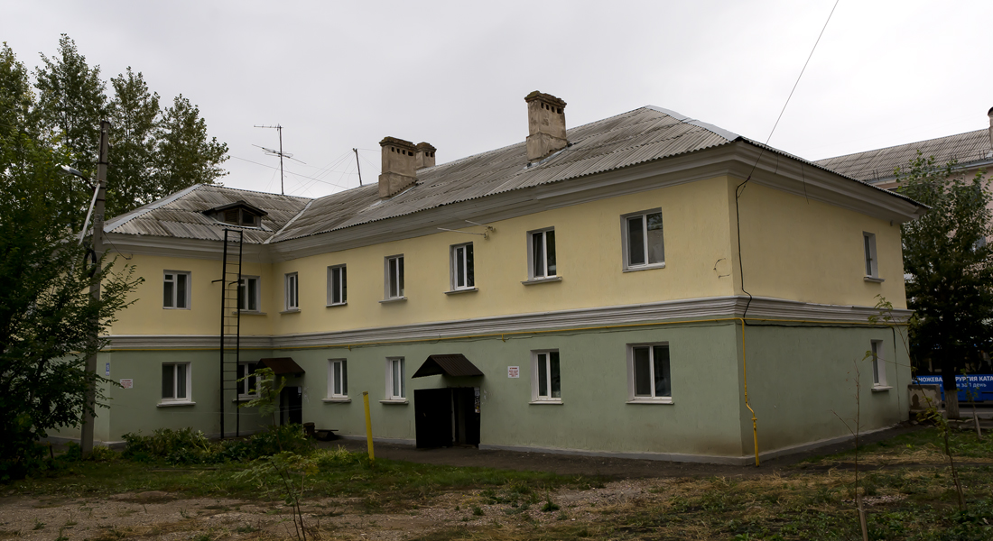 Октябрьский, Улица Губкина, 19 / Улица Свердлова, 43
