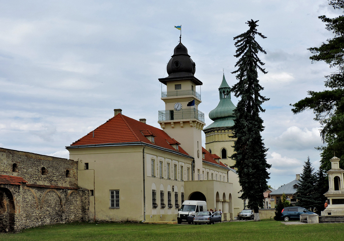 Жолква, Вечевая площадь, 1
