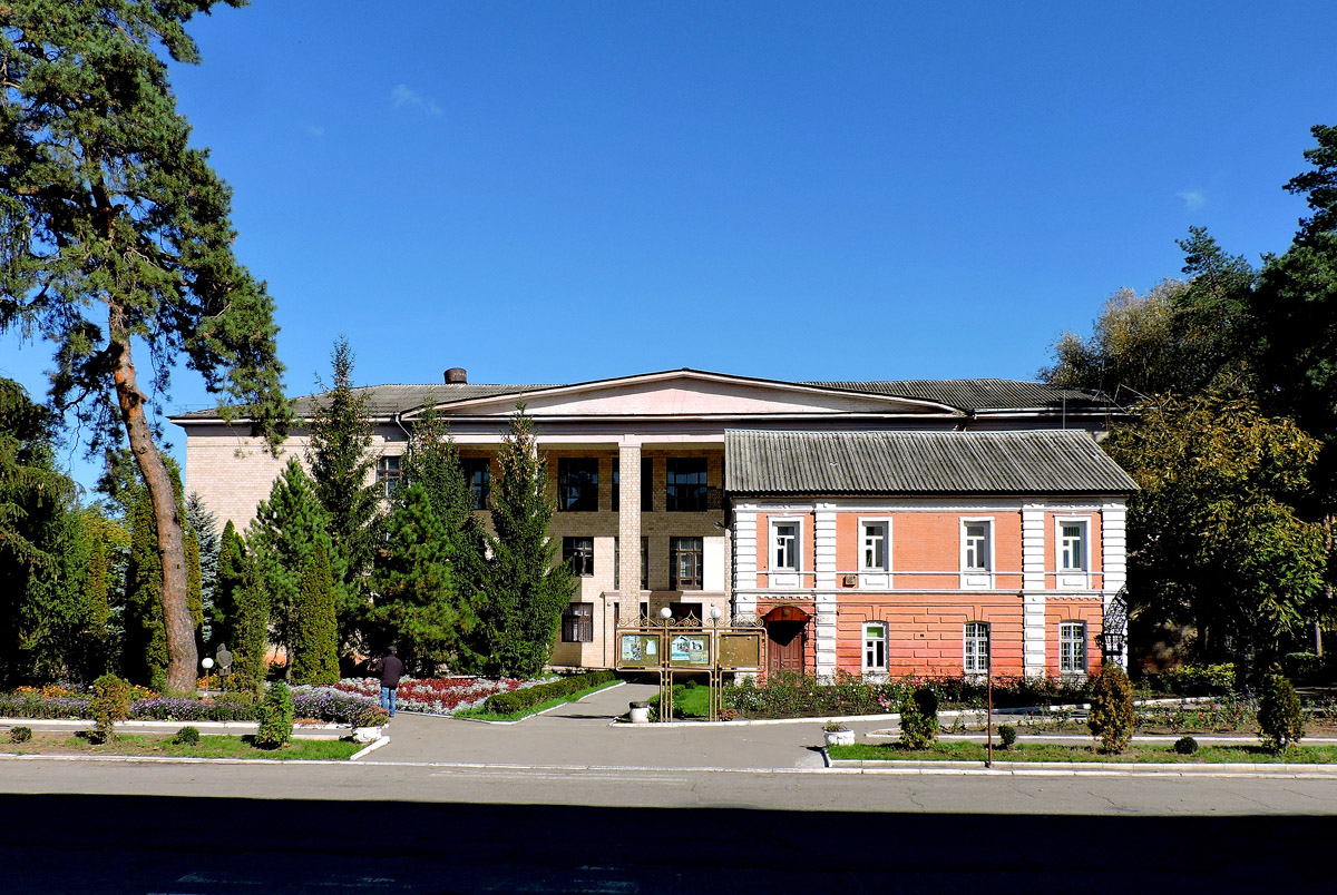 Малая Даниловка, Академическая улица, 1 корп. 1; Академическая улица, 1 корп. 2