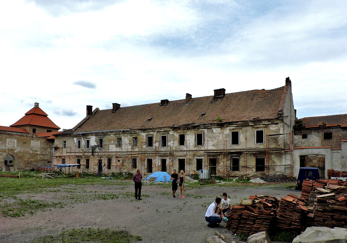 Жолква, Вечевая площадь, 2