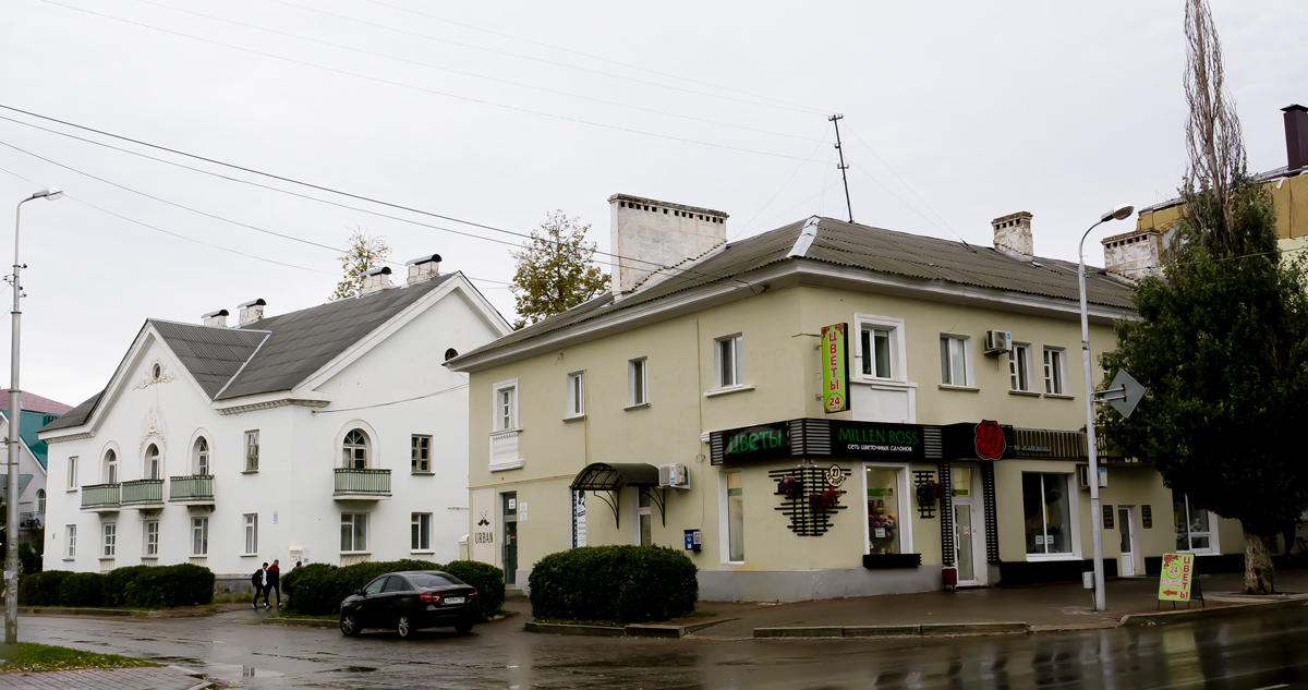 Октябрьский, Проспект Ленина, 27 / Улица Свердлова, 65; Улица Свердлова, 63