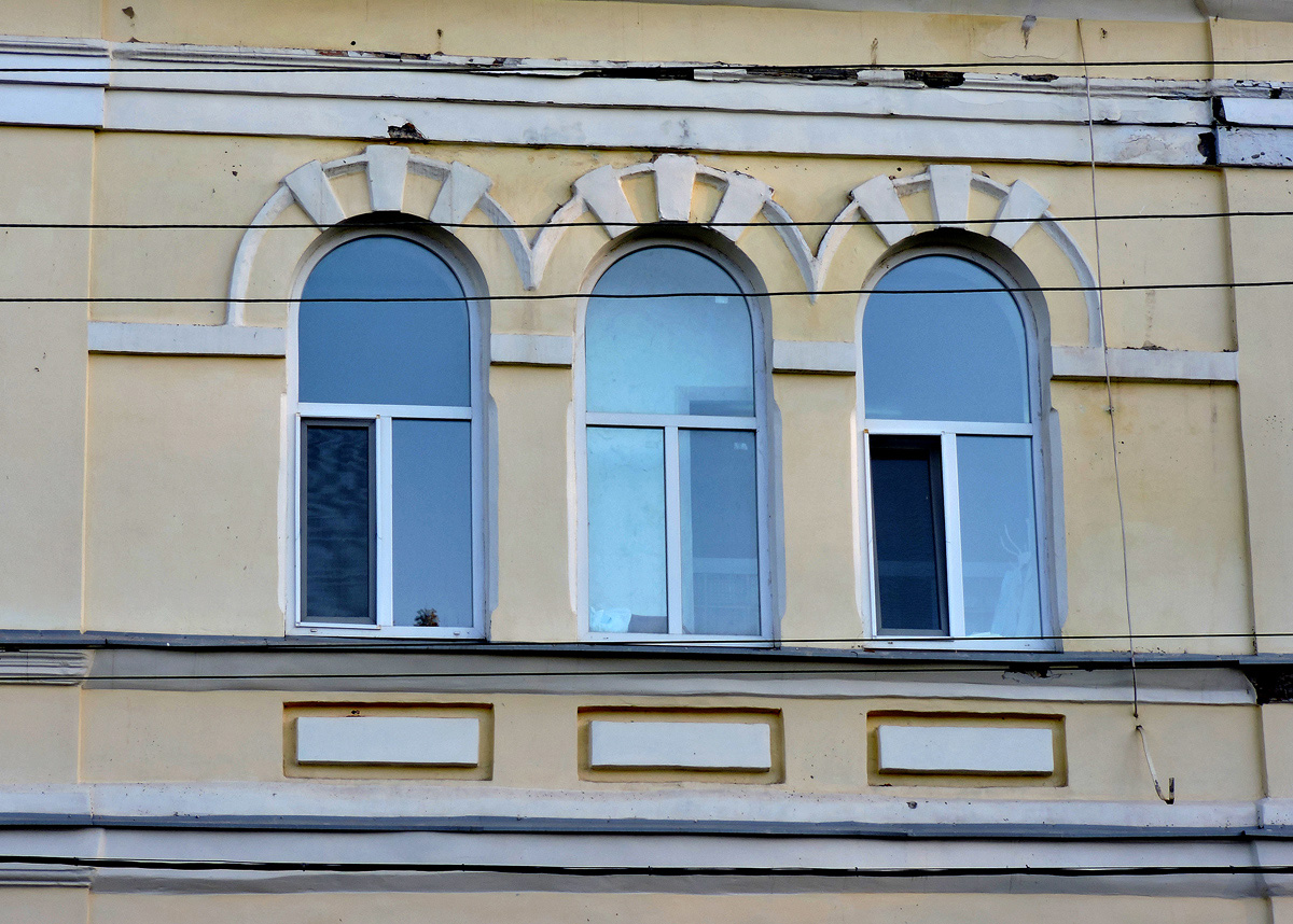 Харьков, Проспект Героев Харькова, 145 / улица леси украинки, 2