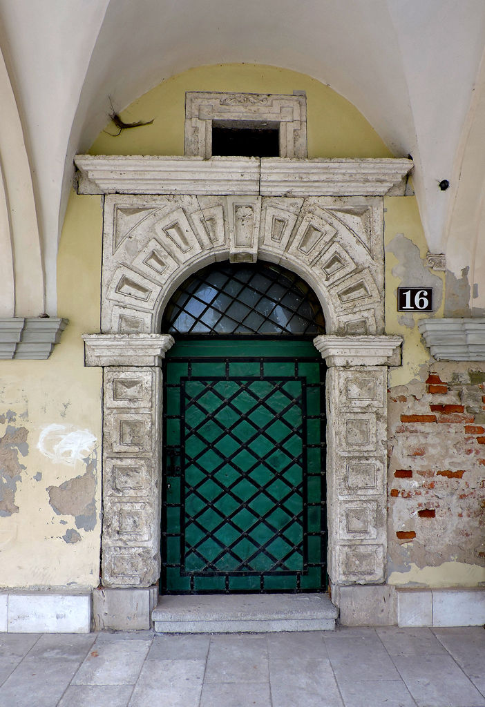 Zhovkva, Вечевая площадь, 16