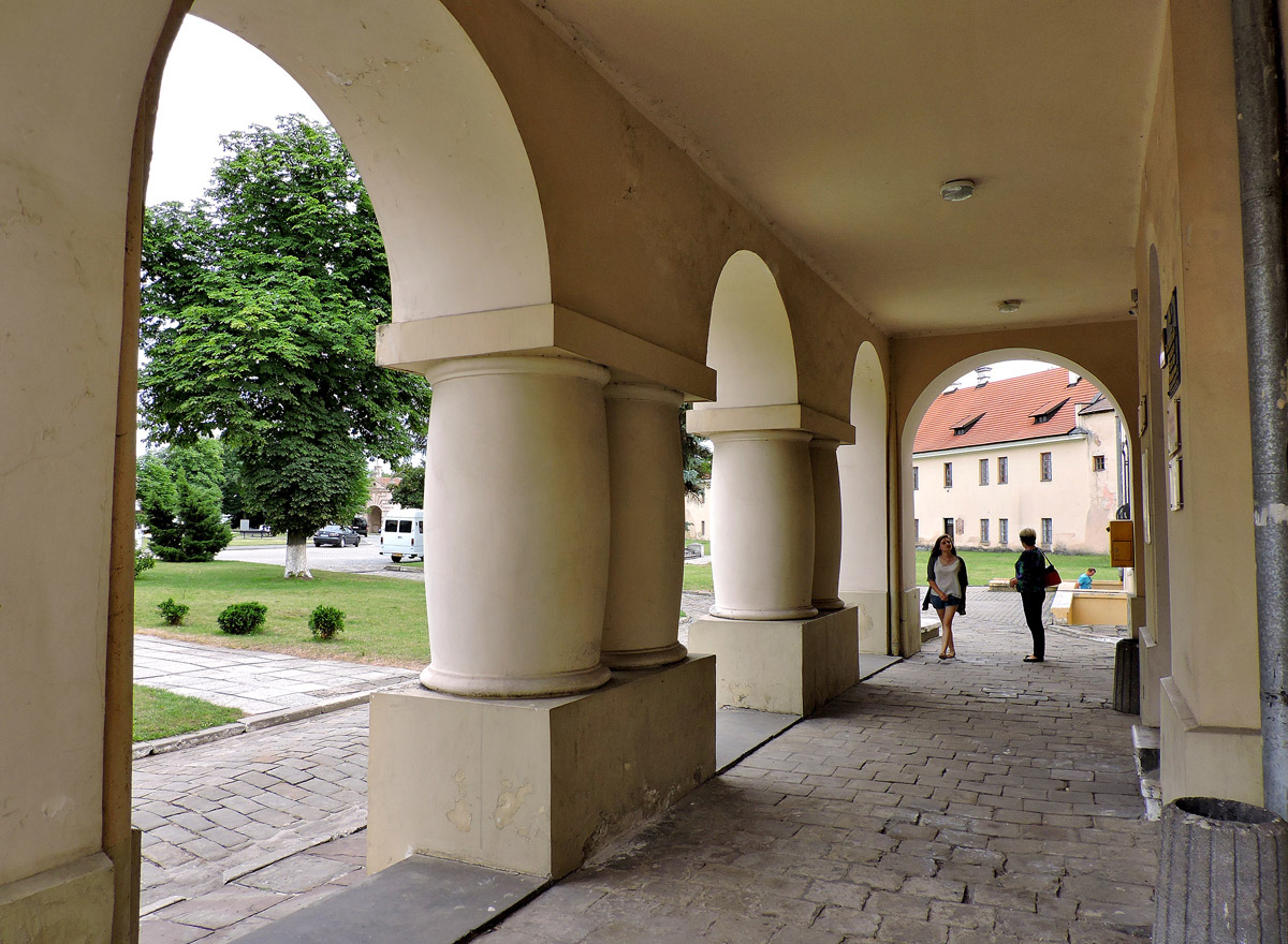 Жолква, Вечевая площадь, 1