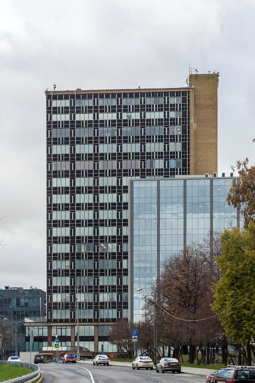 Москва, Улица Земляной Вал, 50А / Серебряническая набережная, 8 стр. 2