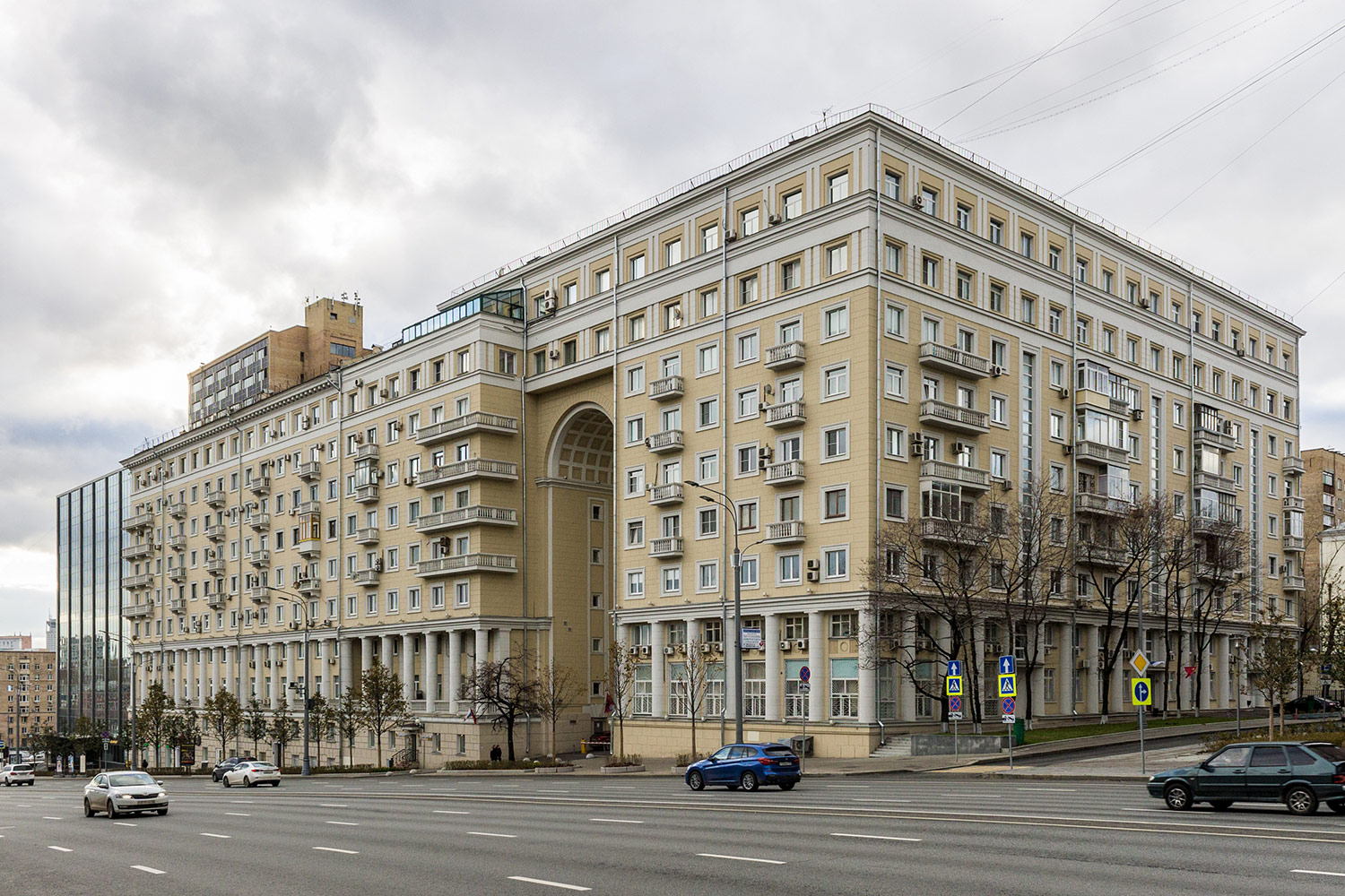 Москва, Улица Земляной Вал, 48Б; Улица Земляной Вал, 48А
