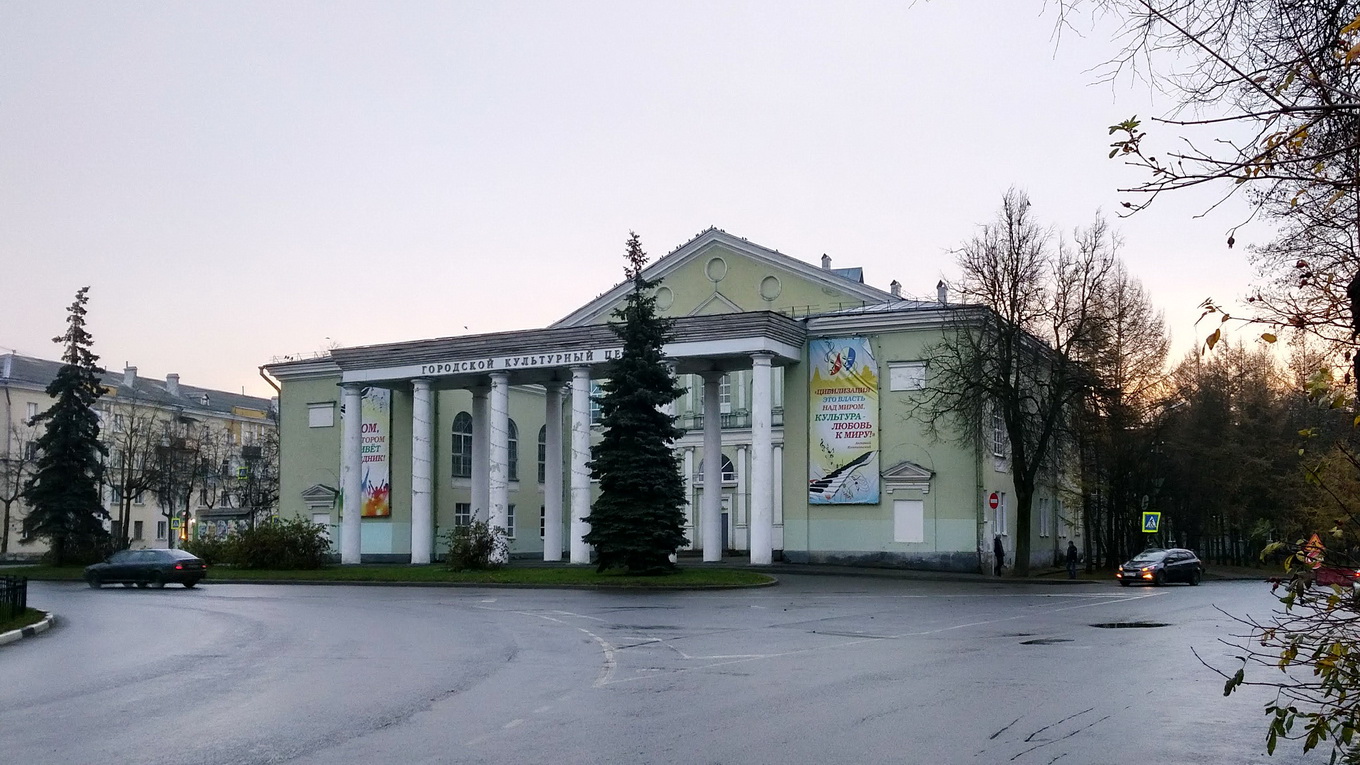 Pskov, Площадь Победы, 1