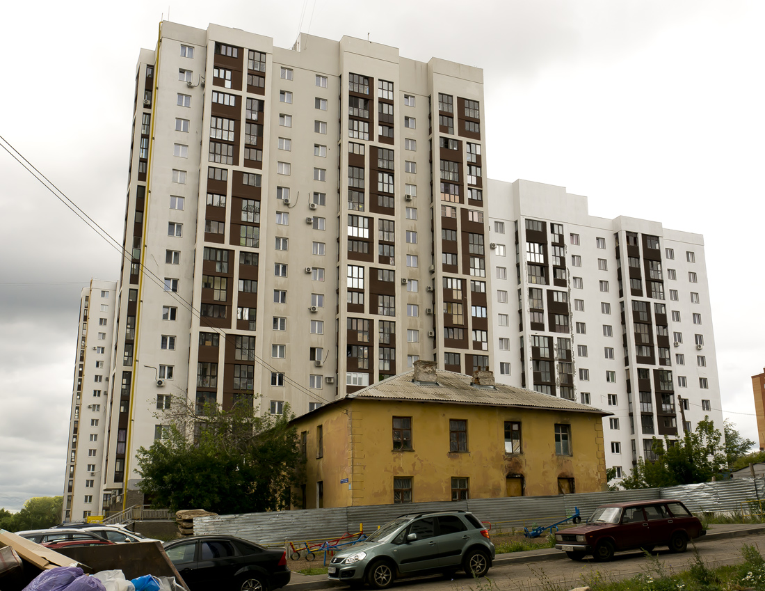 Уфа, Черниковская улица, 18; Улица 40 лет Октября, 33