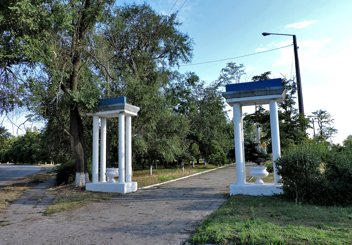 Каменка-Днепровская, Центральная улица, ?