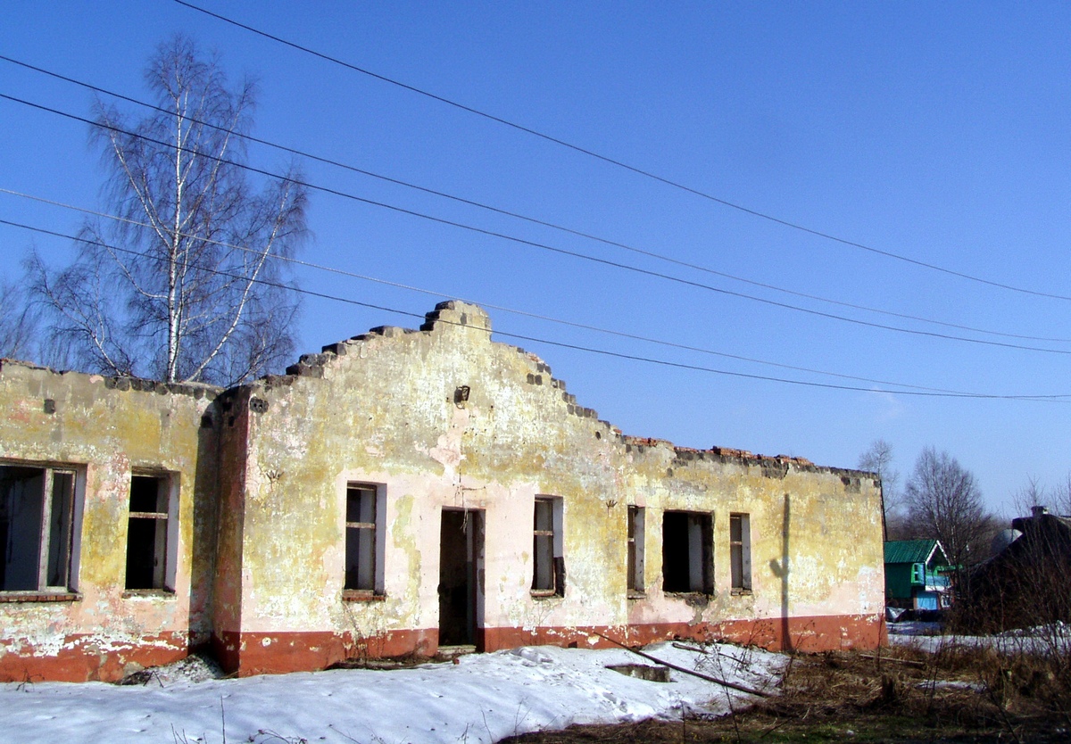 Углеуральский, Углеуральская улица, 16
