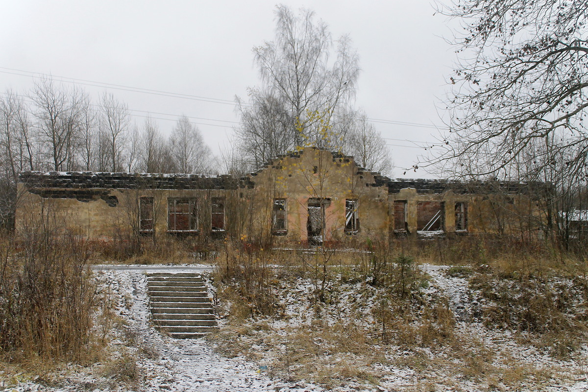 Углеуральский, Углеуральская улица, 16