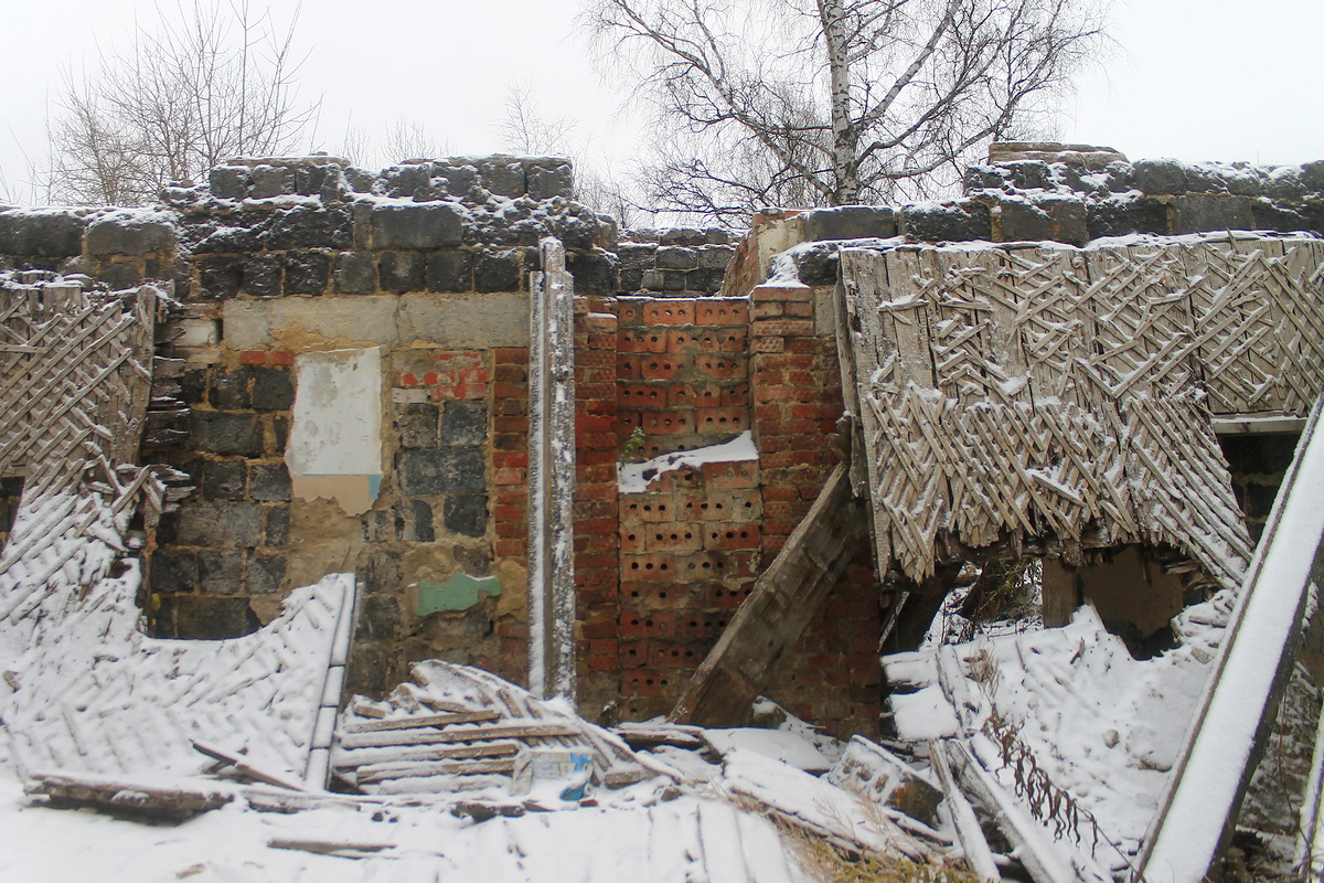 Углеуральский, Углеуральская улица, 16