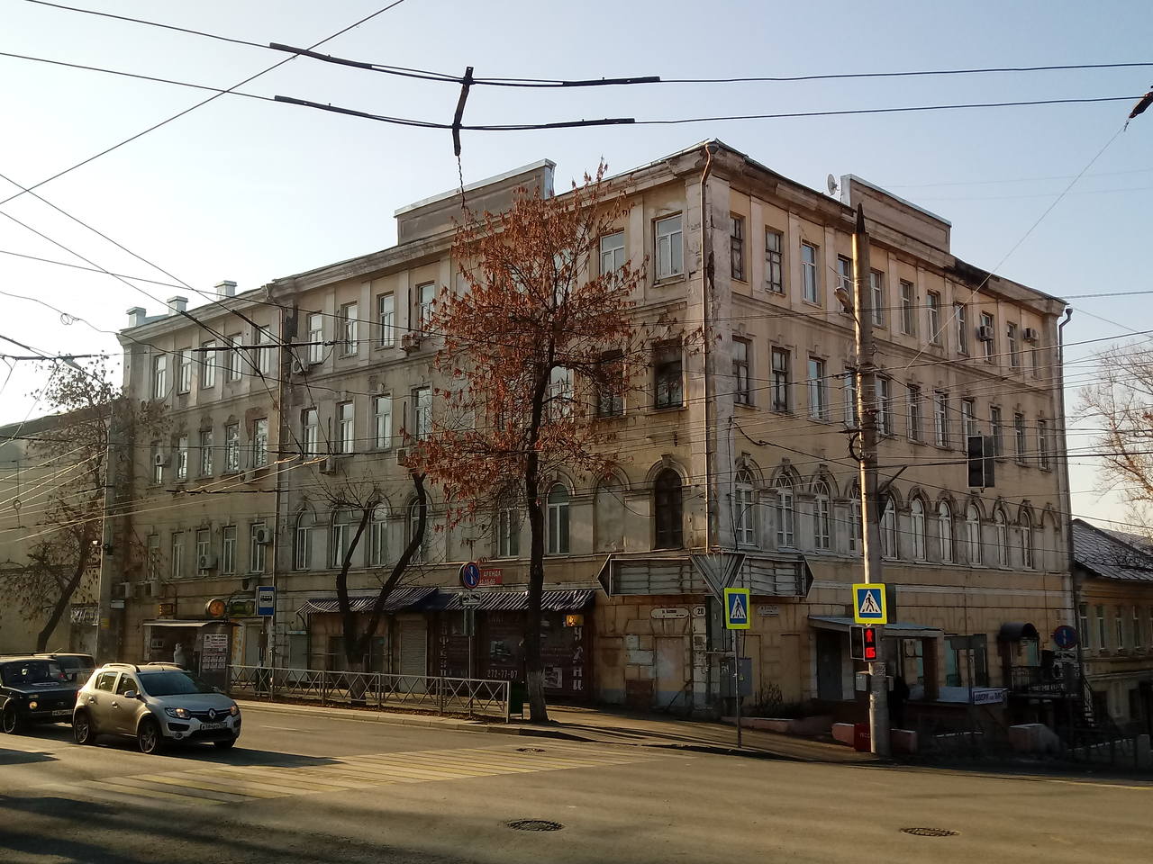 Samara, Улица Водников, 20 / Улица Крупской, 3