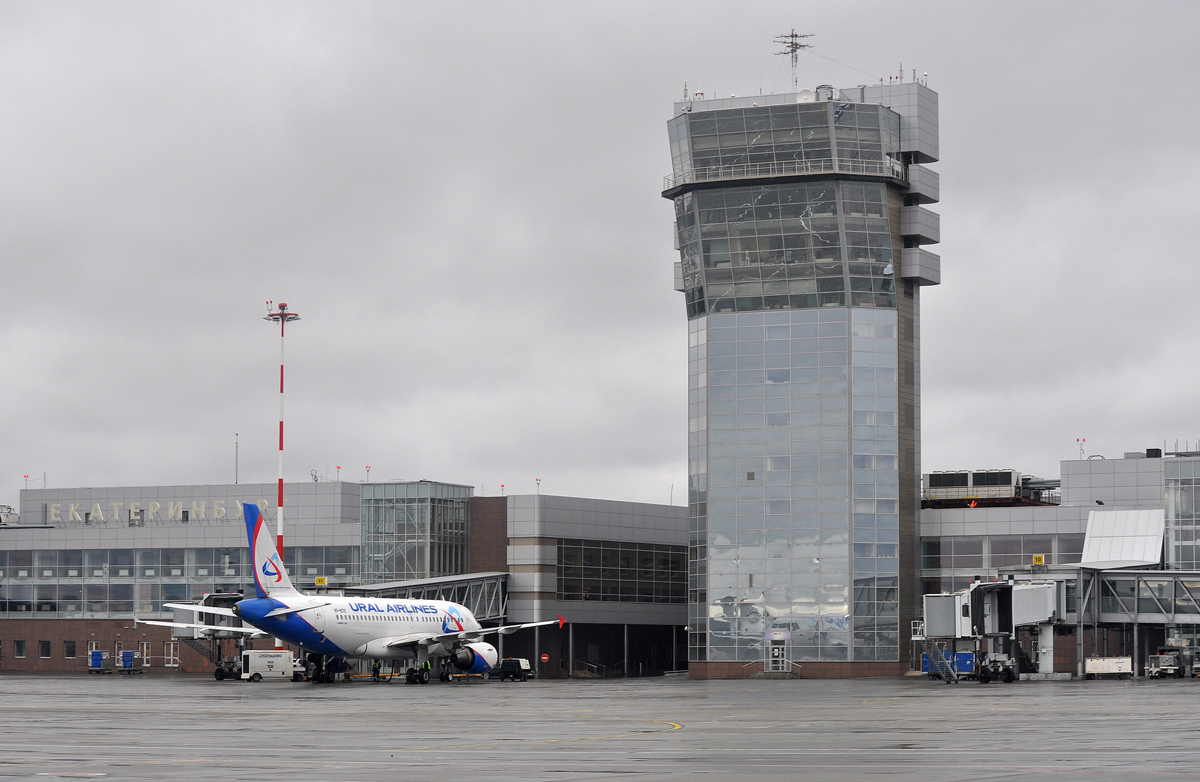 Yekaterinburg, Улица Спутников, 6 / Площадь Бахчиванджи, 1