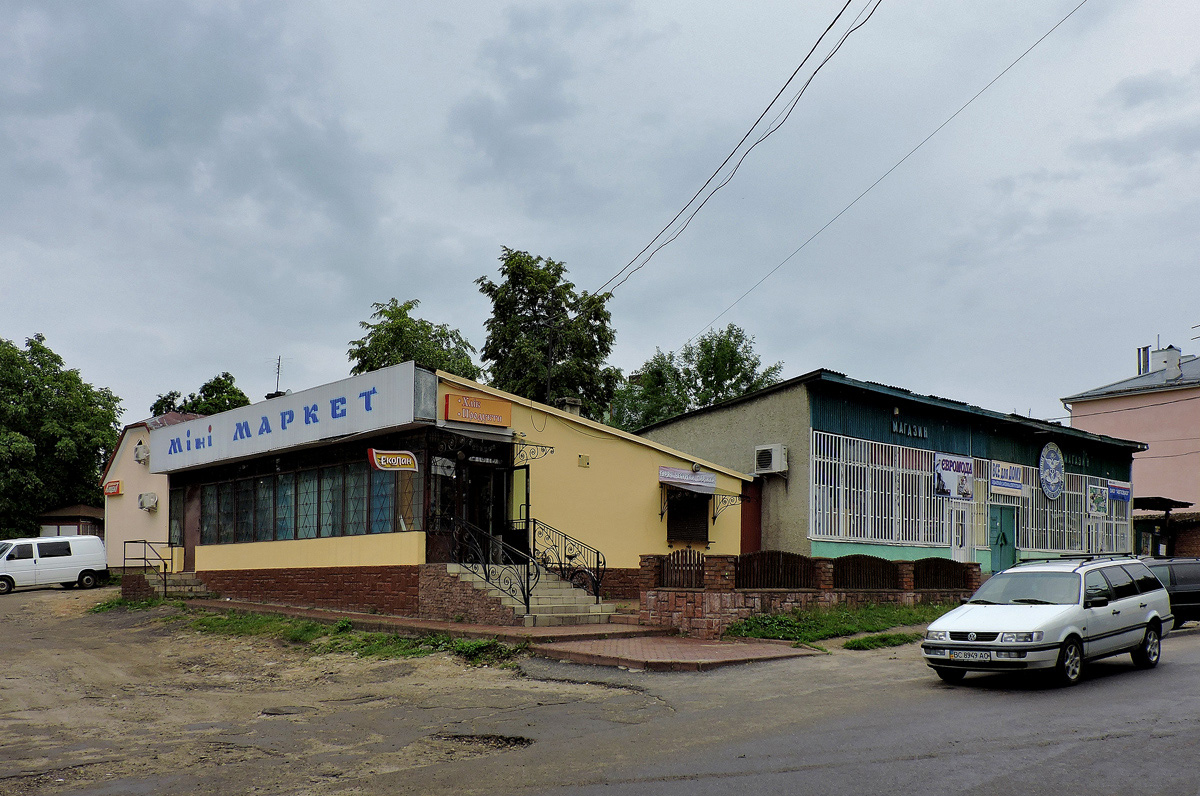 Жолква, Запорожская улица, 10; Запорожская улица, 12