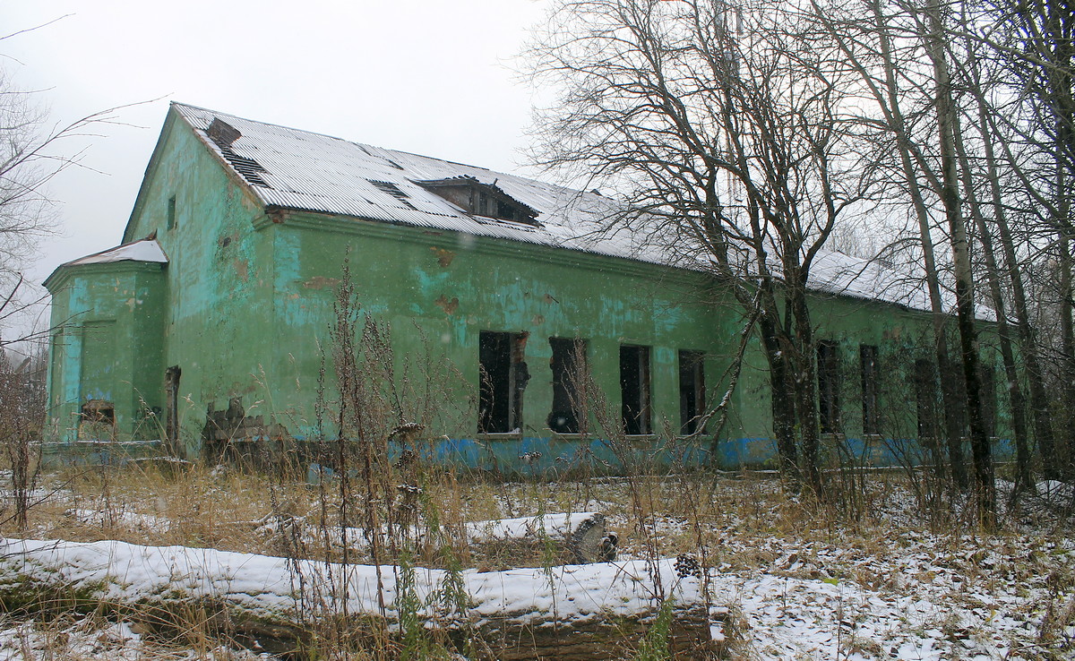 Углеуральский, Углеуральская улица, 17