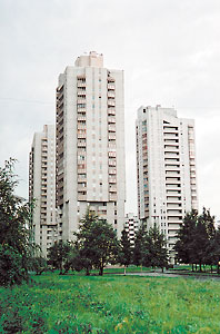 Санкт-Петербург, Площадь Льва Мациевича, 1; Площадь Льва Мациевича, 4