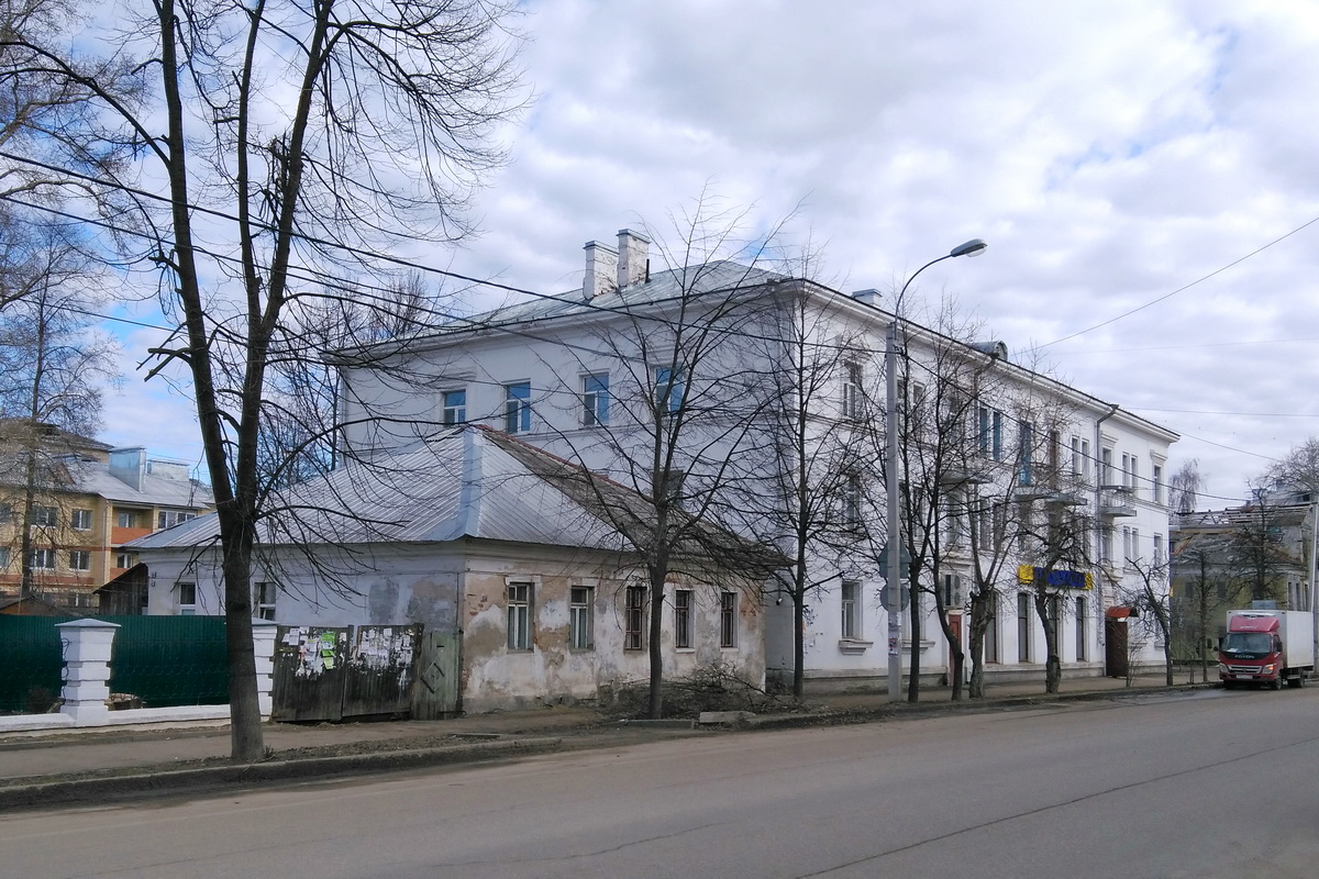 Ростов, Пролетарская улица, 29; Пролетарская улица, 33 / Улица Революции, 11