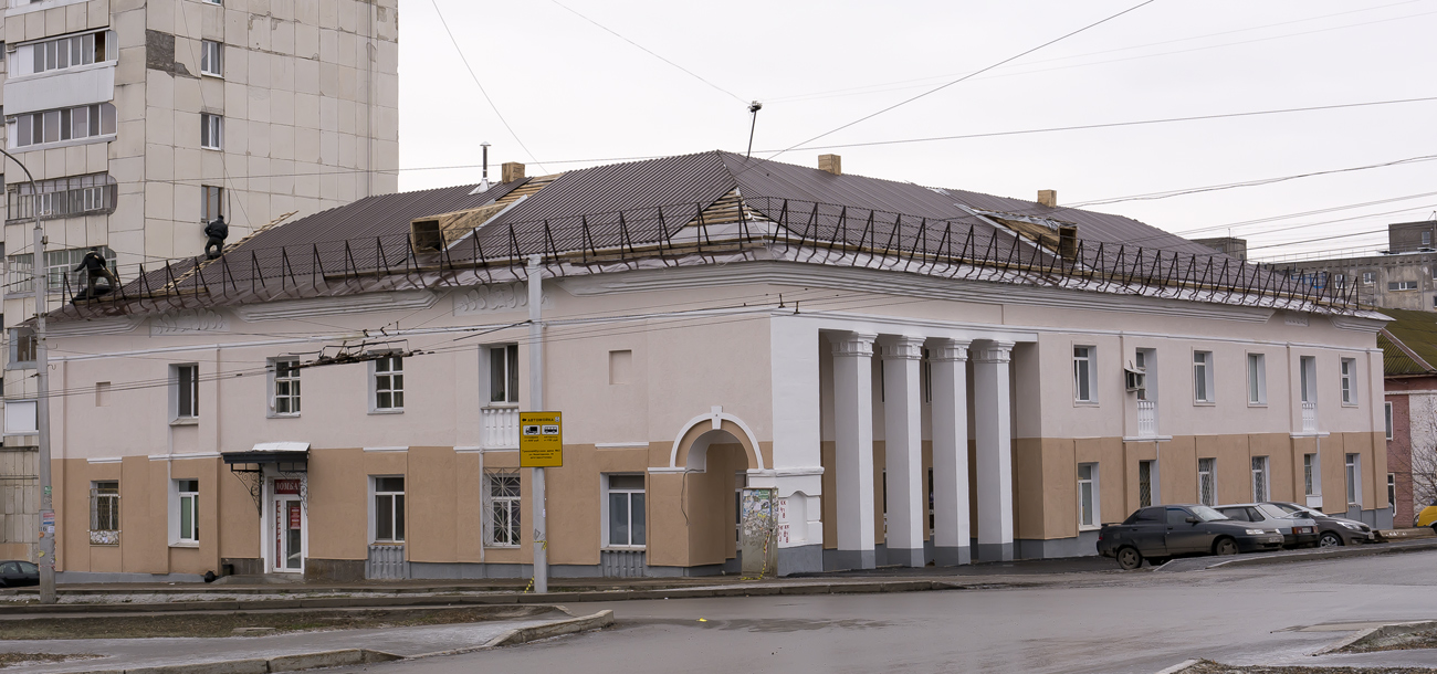 Уфа, Улица Богдана Хмельницкого, 61 / Кольцевая улица, 178
