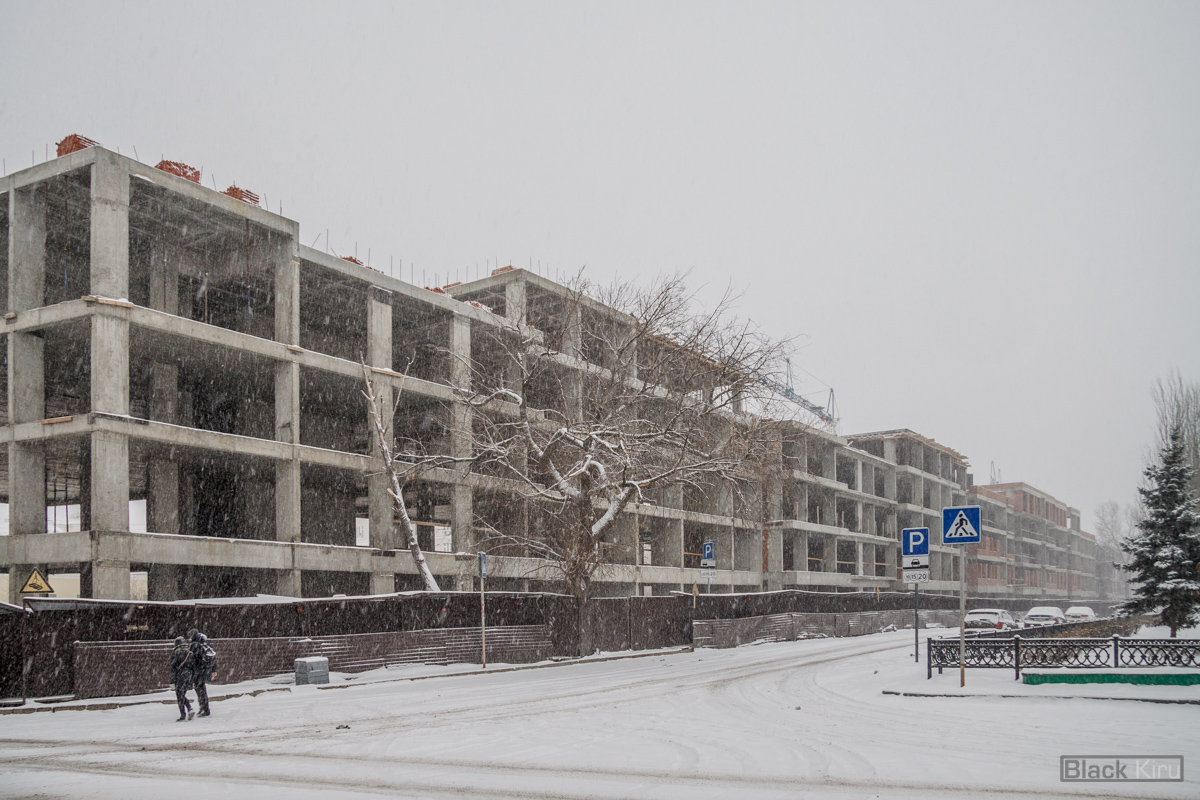 Казань, Улица Николая Столбова, 1 / Улица Галиаскара Камала, 3