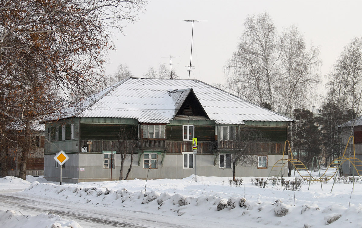 Железногорск, Таёжная улица, 70 / Улица Калинина, 21