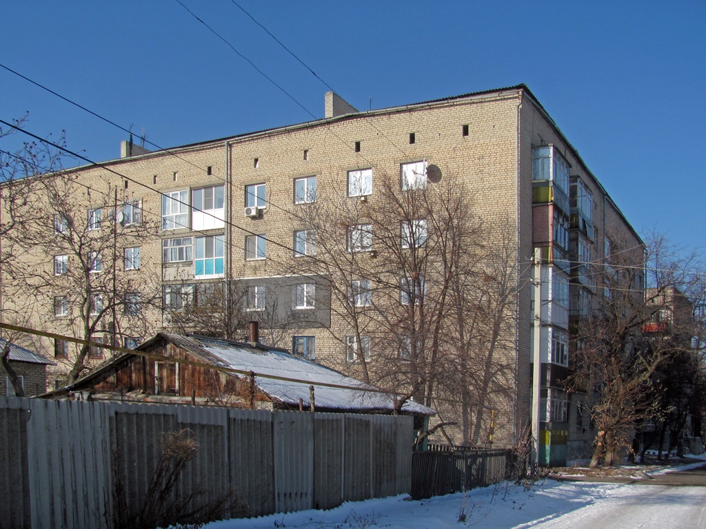 Попасная, Служебный переулок, 3