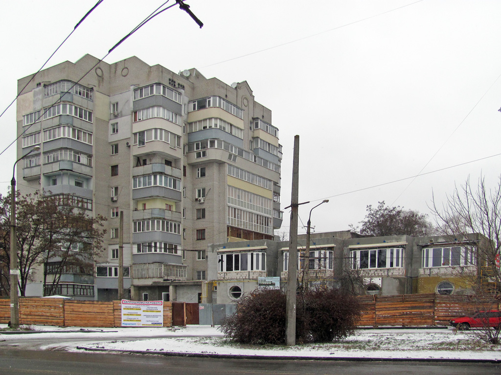 Полтава, Великотырновская улица, 25 / Улица Юрия Тимошенко, 2 корп. 2; Великотырновская улица, 25 / Улица Юрия Тимошенко, 2