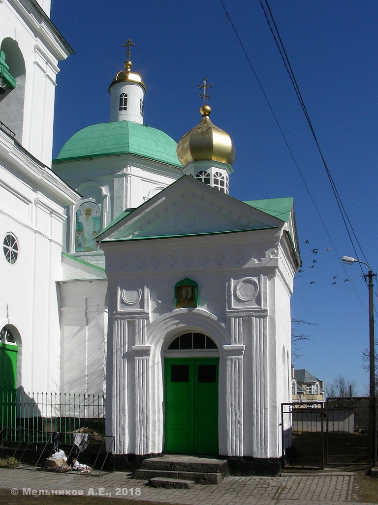 Печоры, Соборная площадь, 2*