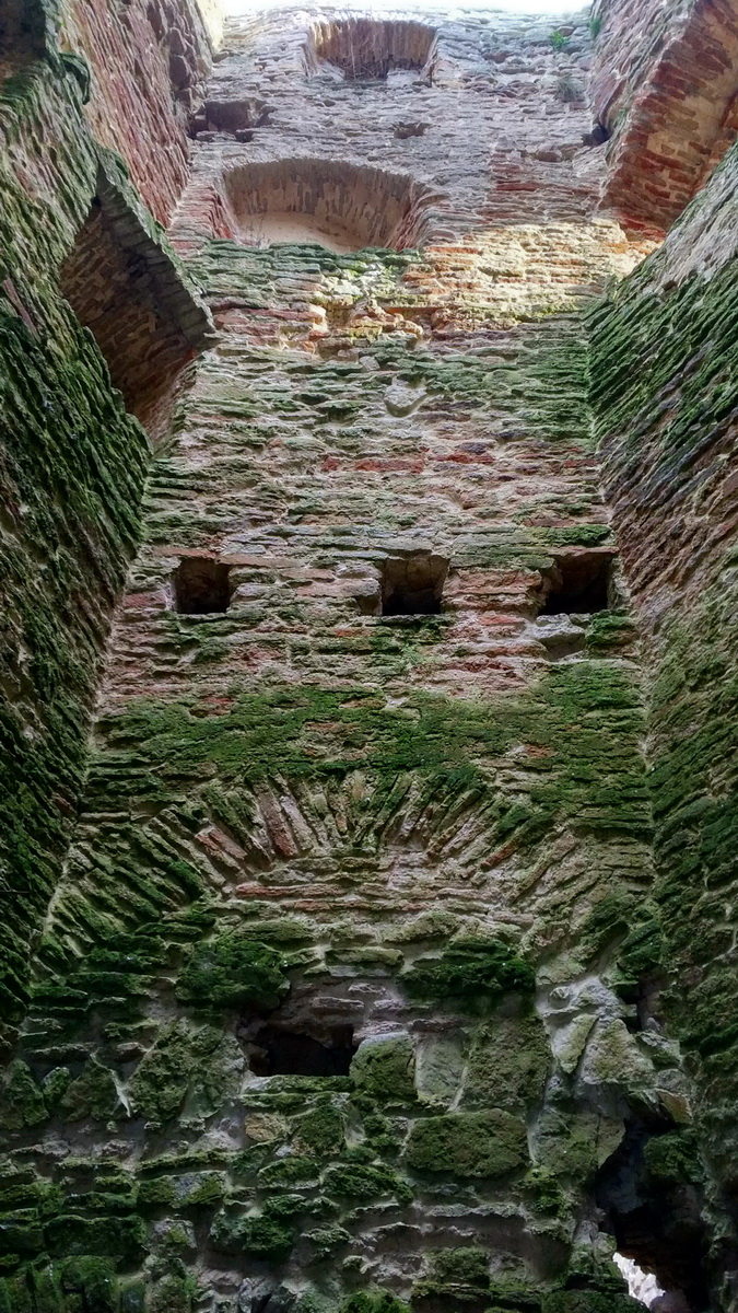 Изборск, Московская улица, Талавская башня