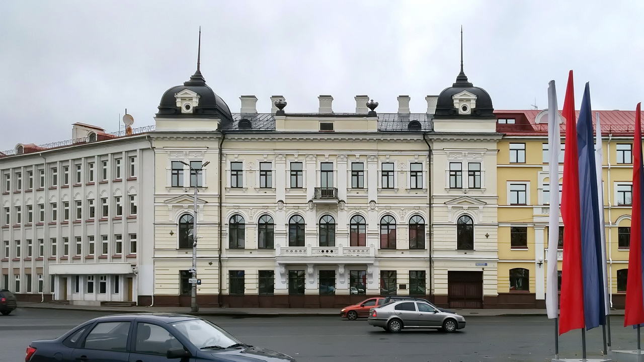 Псков, Октябрьский проспект, 8