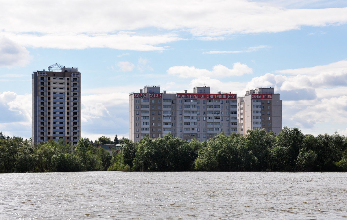 Омск, Улица 12 Декабря, 1 корп. 1; Улица 12 Декабря, 1; Улица Леонида Маслова, 2