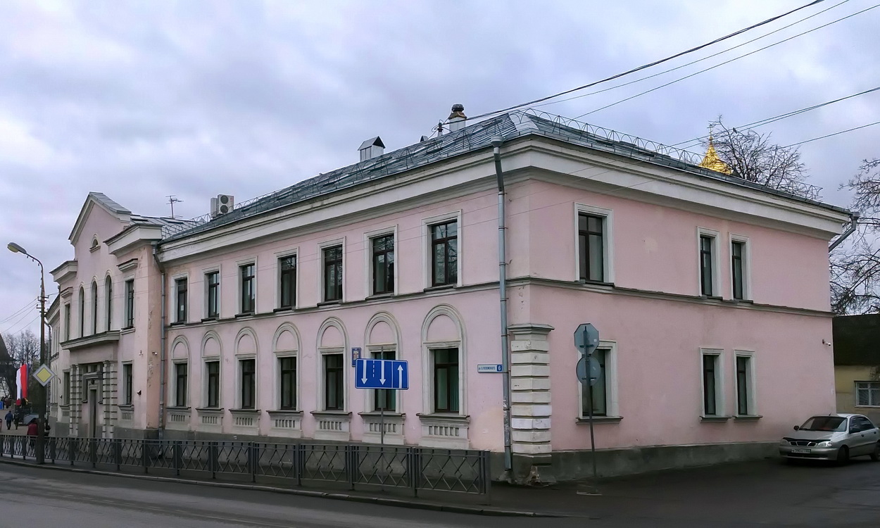 Псков, Улица Леона Поземского, 6