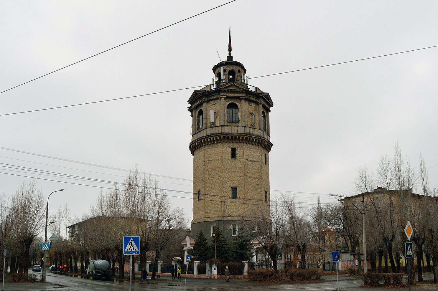 Волжский, Улица Карла Маркса