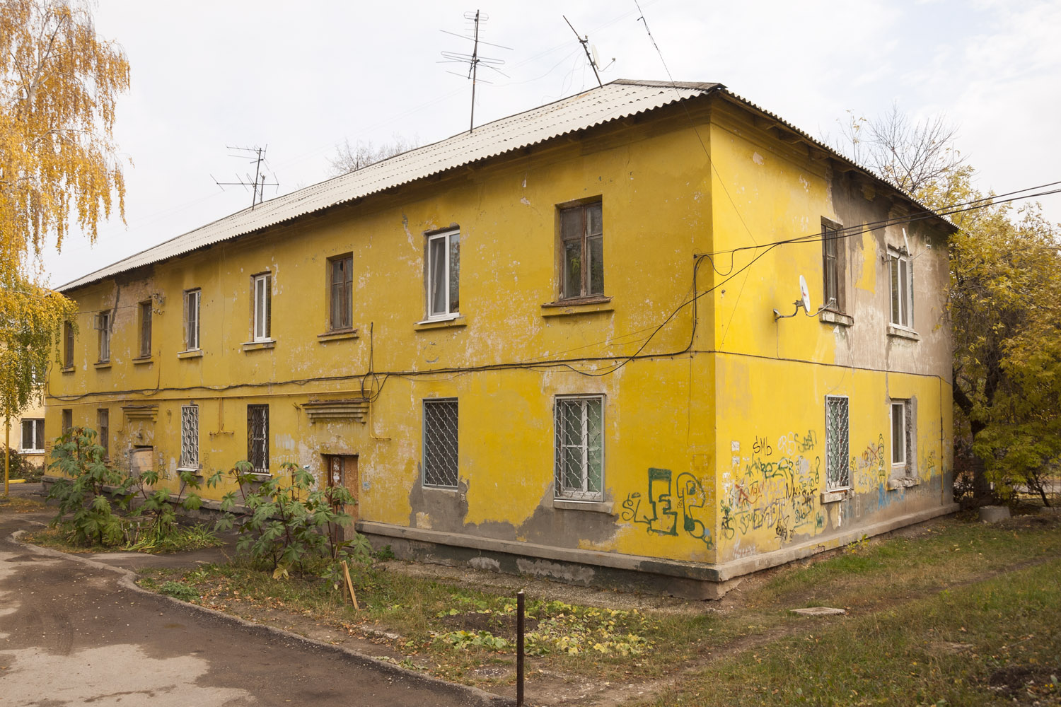 Novokuybyshevsk, Улица Нефтепроводчиков, 7