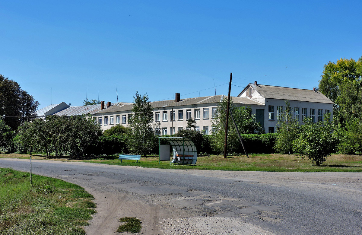 Кегичёвский район, пгт Слобожанское, Советская улица, 1