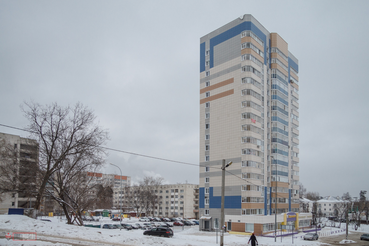 Казань, Улица Железнодорожников, 17; Нижняя улица, 8