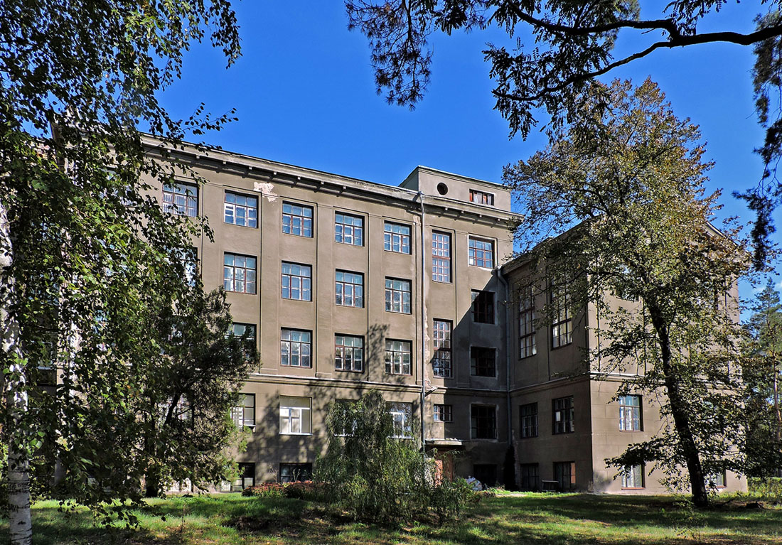 Малая Даниловка, Академическая улица, 1