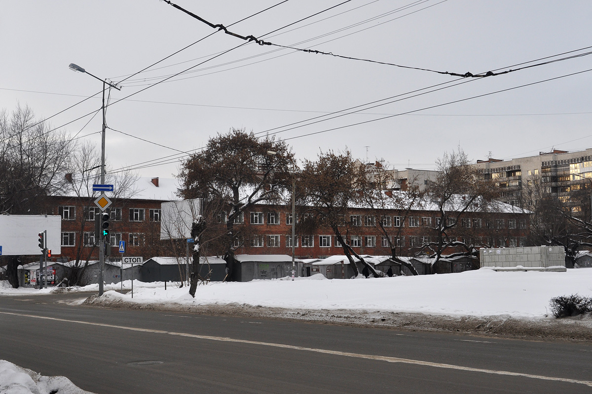 Омск, Улица Сергея Лазо, 2 / Улица Маяковского, 67