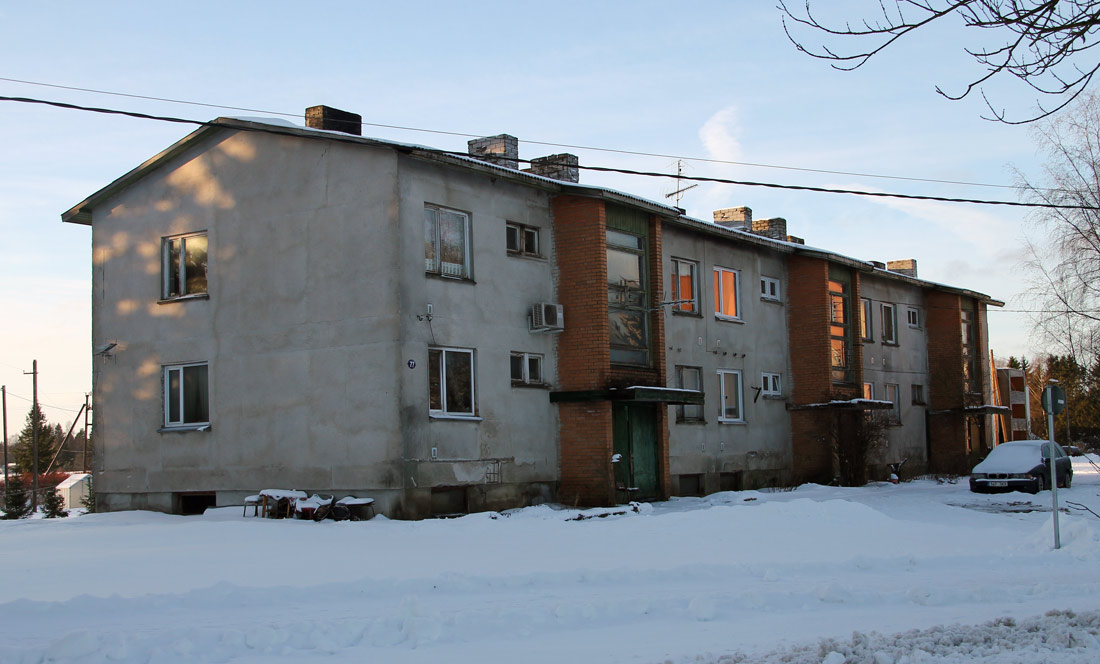 Varbola, Varbola keskus, 77